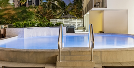 hilton-garden-inn-waikiki-beach%e3%80%80%e5%b1%8b%e5%a4%96%e3%83%97%e3%83%bc%e3%83%ab%e3%80%80